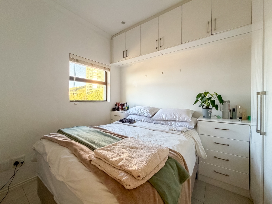 1 Bedroom Property for Sale in Vredehoek Western Cape
